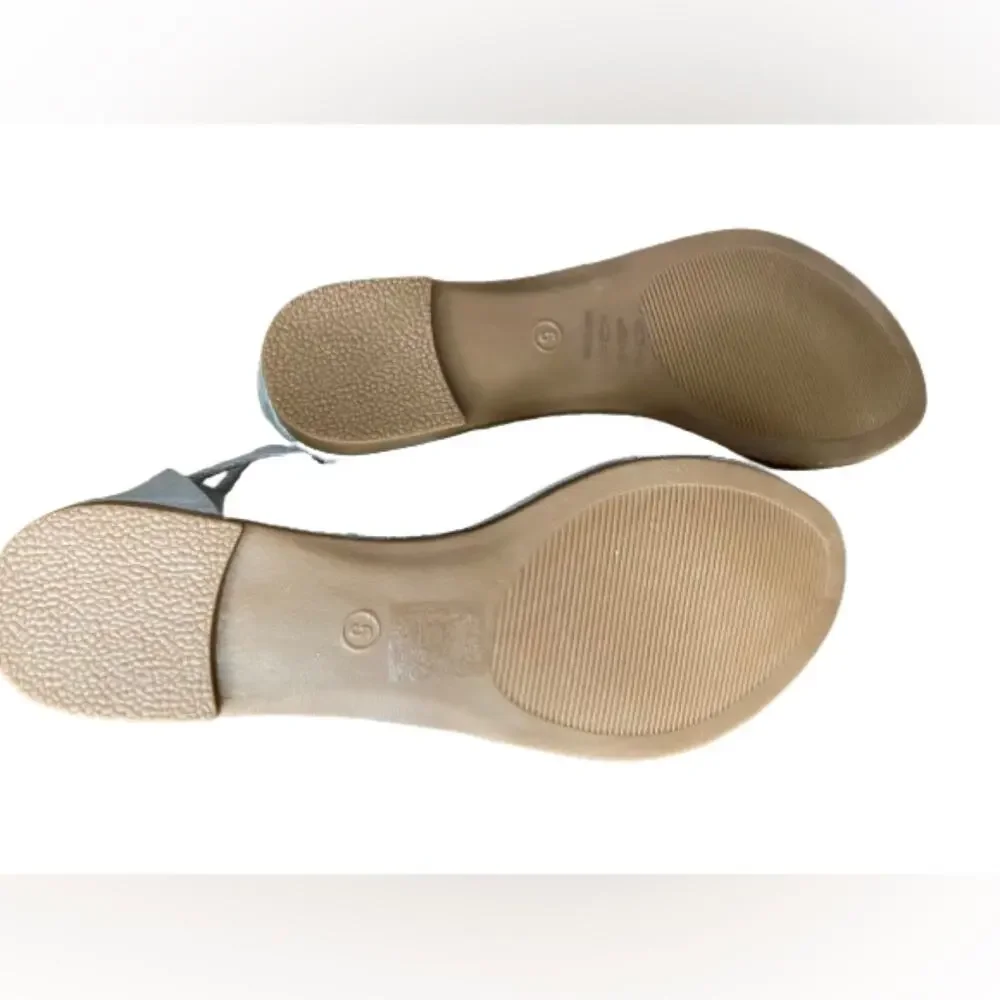 Funky Monkey Girls Silver Gladiator‎ Style Sandal NWT Sz 5